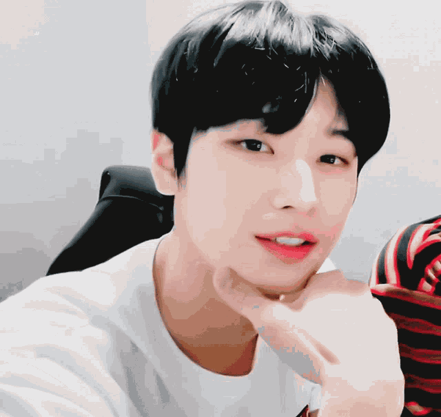 Juyeon Theboyz GIF