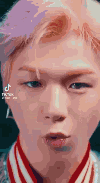 Kang Daniel GIF