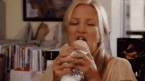 Kate Hudson Buen Provecho Hamburguesa GIF