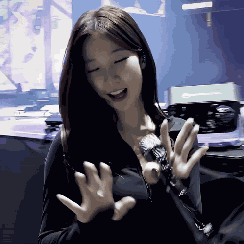 Kazuha Sserafim GIF