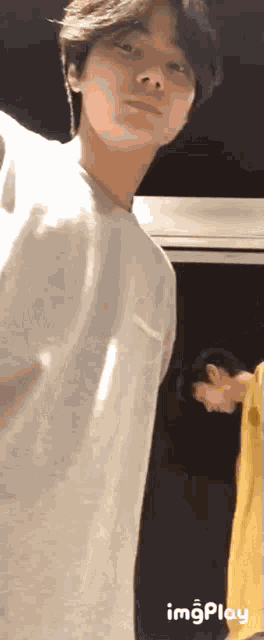 Kim Daniel Daniel Iland GIF