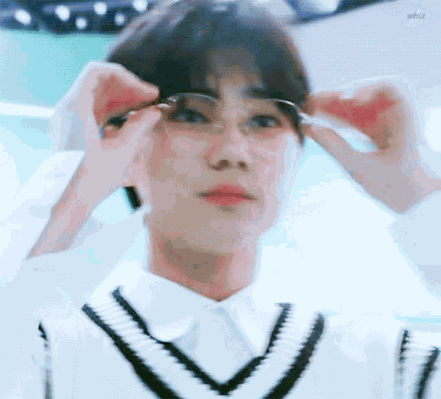 Kim Daniel Daniel Iland GIF
