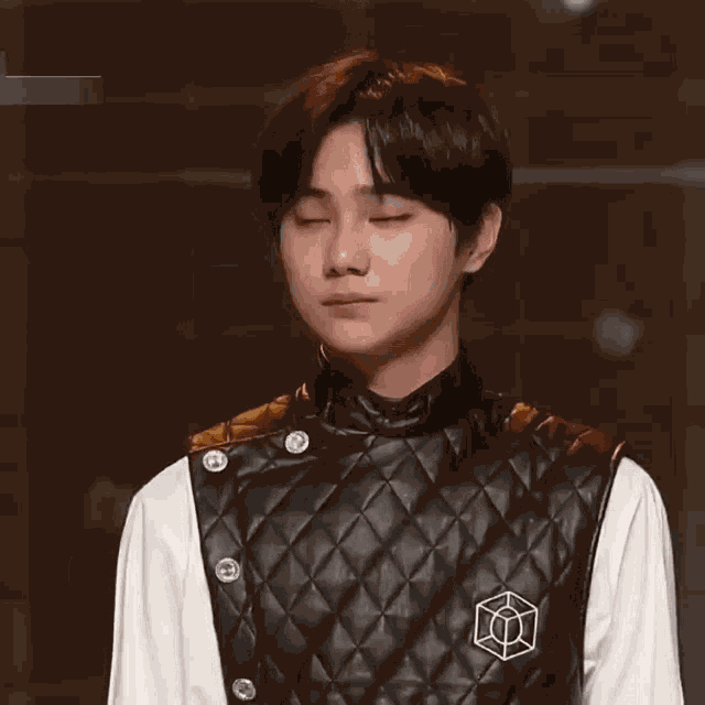 Kim Daniel Daniel Iland GIF