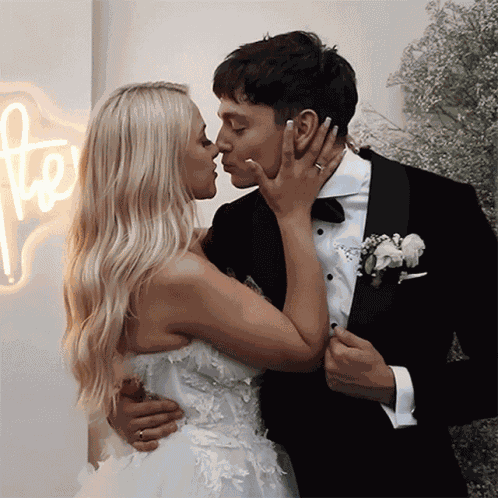 Kissing Sylwia Przybysz GIF