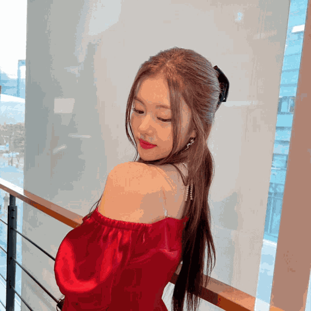 Le Sserafim Garam GIF