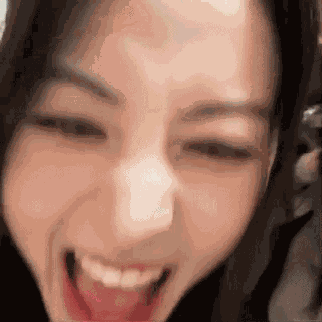 Le Sserafim Ssera GIF