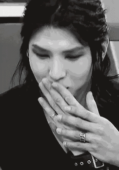 Leo Vixx GIF