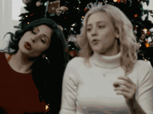 Lili Reinhart GIF