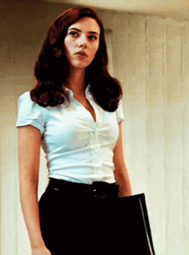 Linda Scarlett Johansson GIF