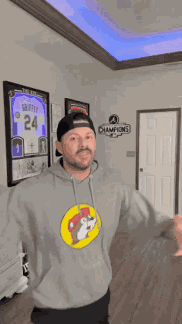 Listen Justindangernunley GIF