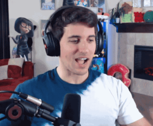 Loganolio Awoo GIF