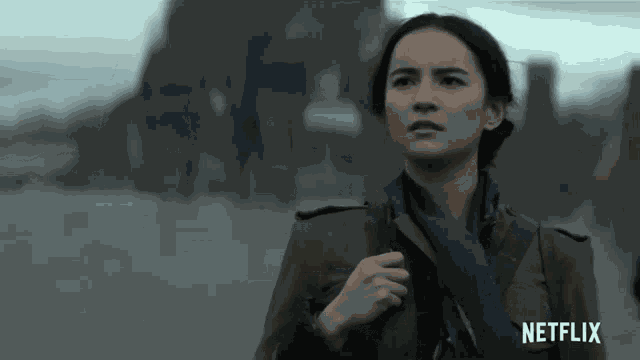 Looking Alina Starkov GIF