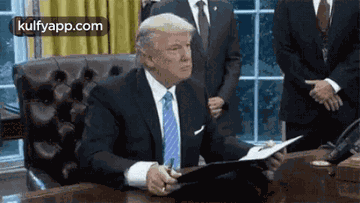 Looking.Gif GIF