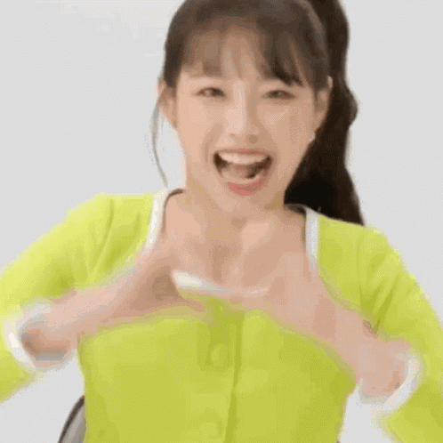Loona Chuu GIF