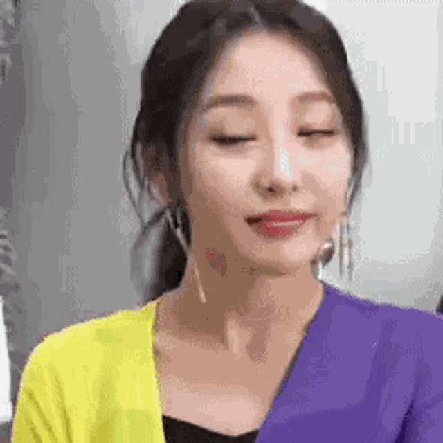 Loona Hasooyoung GIF