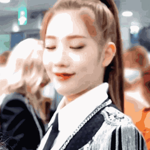 Loona Kim Lip GIF
