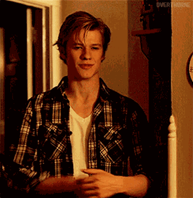 Lucas Till Artie Pendragon GIF
