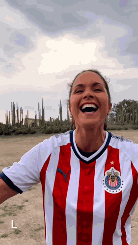 Lucero Chivas GIF