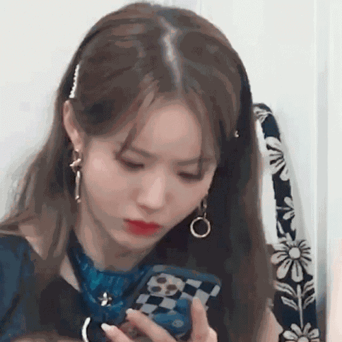 Luda Wjsn GIF