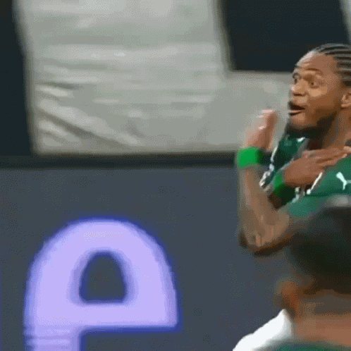 Luiz Adriano Vapo Vapo Smash Small Club Corinthians Vapo Luiz Adriano Palmeiras GIF