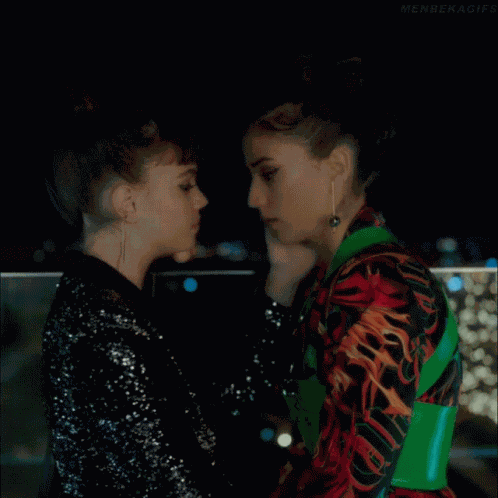 Mencia Rebeka GIF