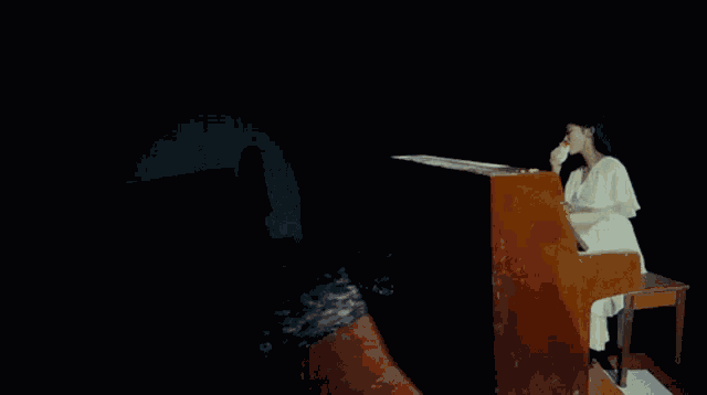 Menikmati Menyicipi GIF