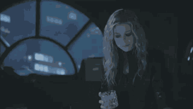 Mia Smoak Queen Katherine Mcnamara GIF