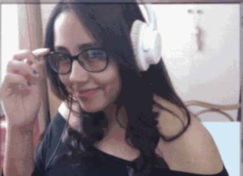 Michelle Rezende Olhar GIF