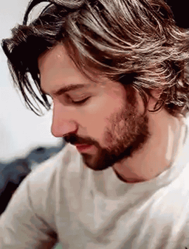 Michiel Huisman Dimples GIF
