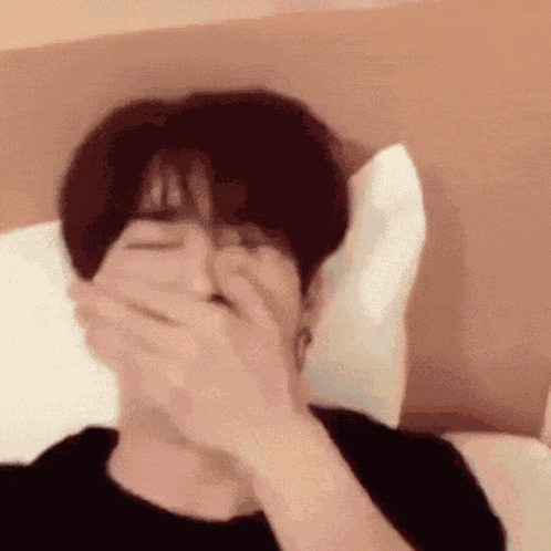 Missing Seungwoo GIF