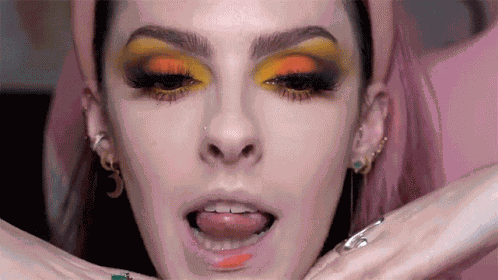 Mostrando A Lingua Karen Bachini GIF