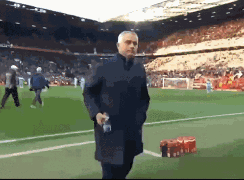Mourinho Mourinho Spray GIF
