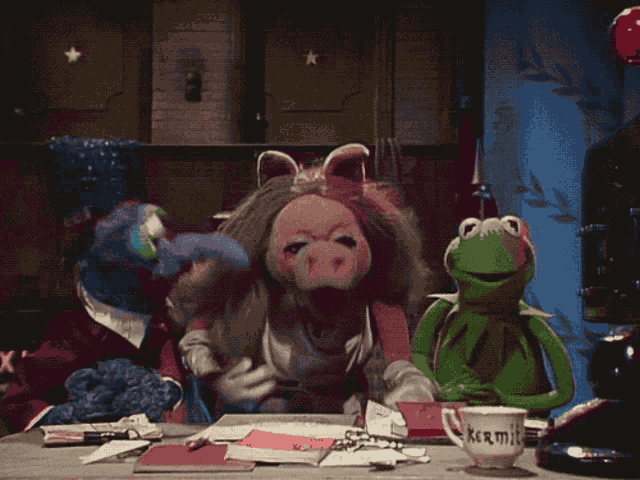Muppets Miss Piggy GIF