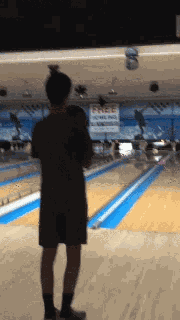 N8 Bowling GIF