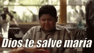 Niño Persignandose GIF