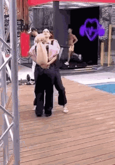 Niurka Lacasadelosfamosos2 GIF