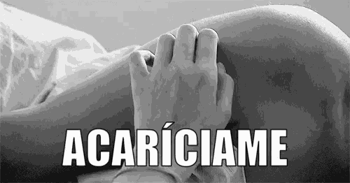 Novia Tocando A Su Novio GIF