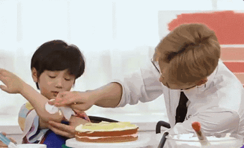 Oneus Leedo GIF