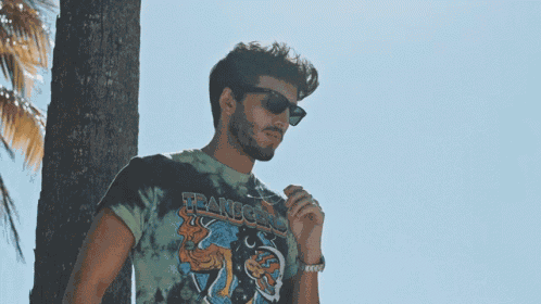 Persignarse Sebastian Yatra GIF