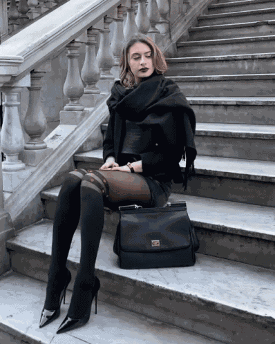 Pose Beautiful Girl GIF