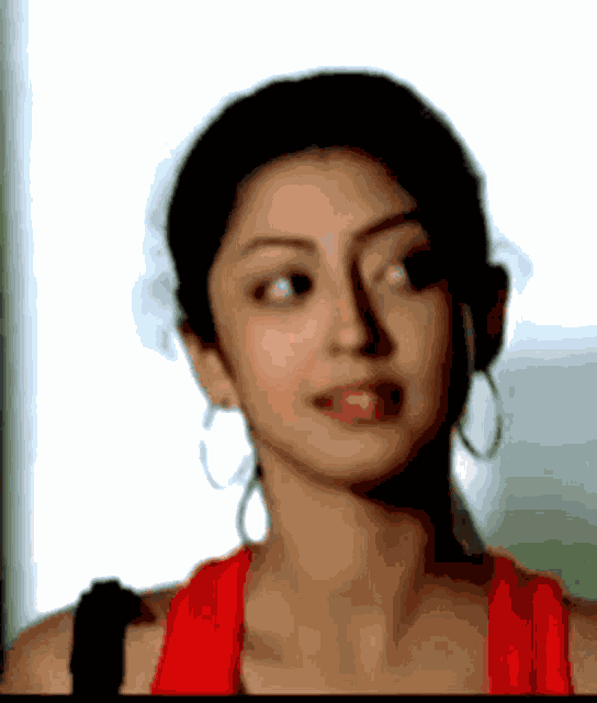 Pranitha Boobs Pranitha Subhash Boobs GIF