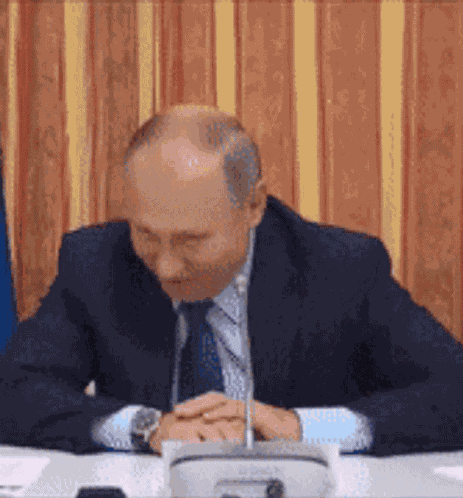Putin Ketawa GIF