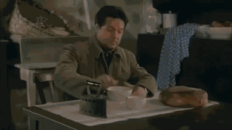 Ragazzo Di Campagna Renato Pozzetto Rompere Pane Duro GIF