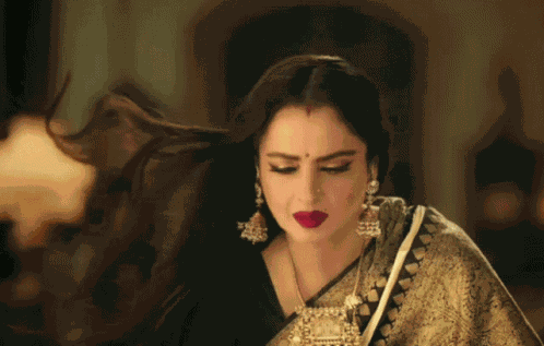 Rekha Rekhaji Bhanurekha Bollywood Ghum Hai Kisi Ke Pyaar Mein GIF