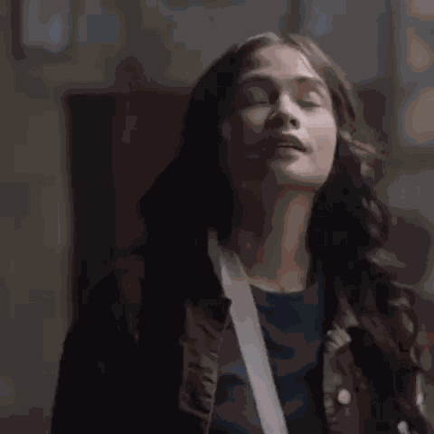 Rhen Escaño GIF