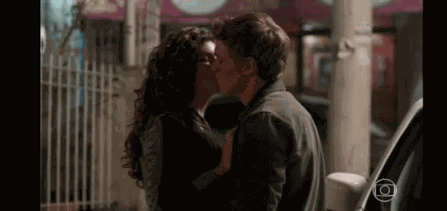 Rilipe Kiss GIF