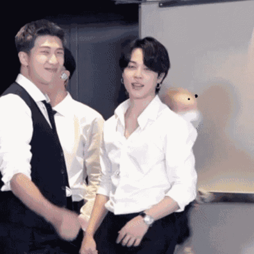 Rm 4jvrs7 GIF