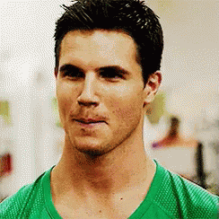 Robbie Amell, Mcm. GIF