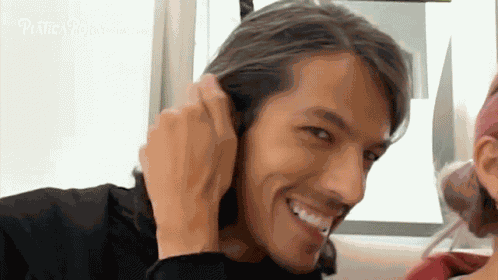Sacar La Lengua Rafa Polinesio GIF