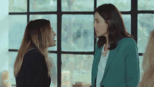 Sadakatsiz Asya GIF